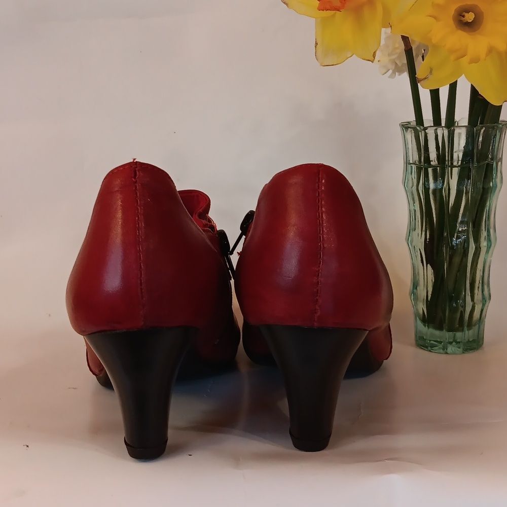 Vic Matie Red Booties - Picture 9 of 12
